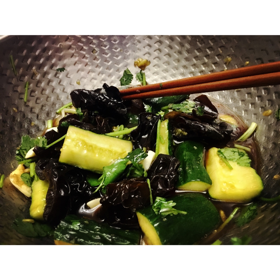 凉拌木耳拍黄瓜