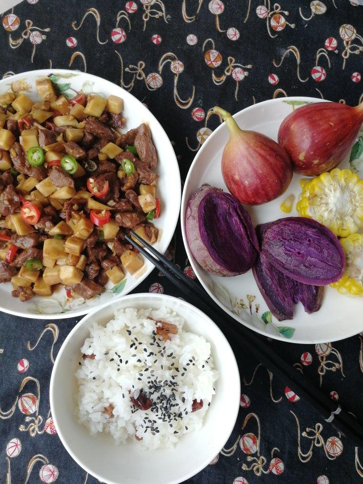 家常菜~杏鲍菇烧牛肉粒