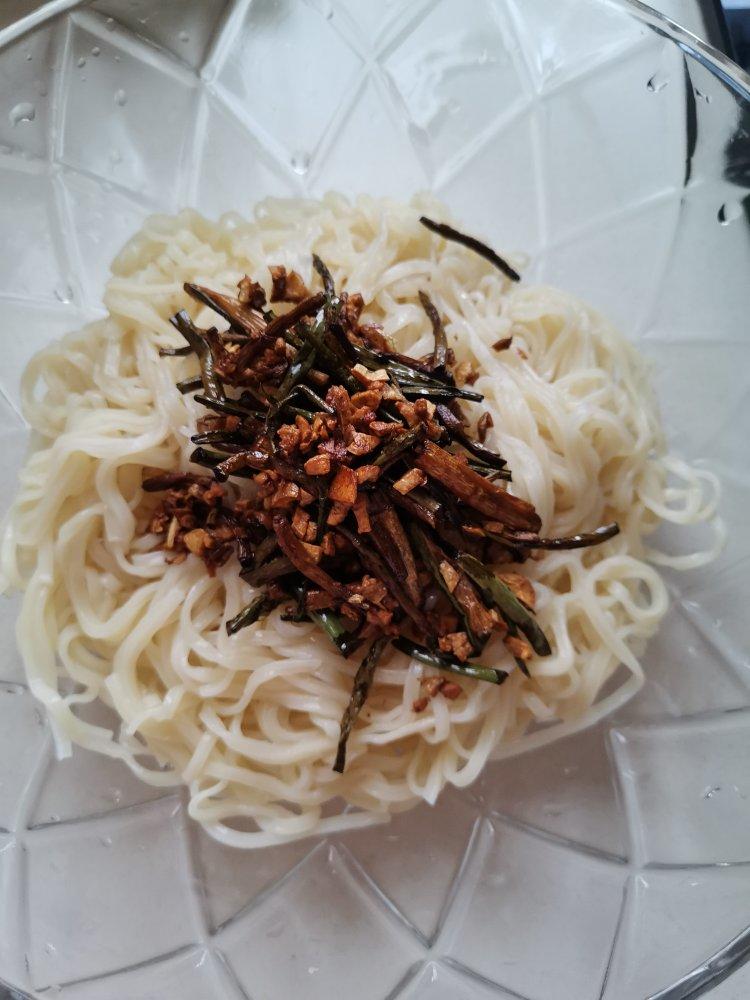 教你做香到舔盘子的灵魂葱油拌面🍜