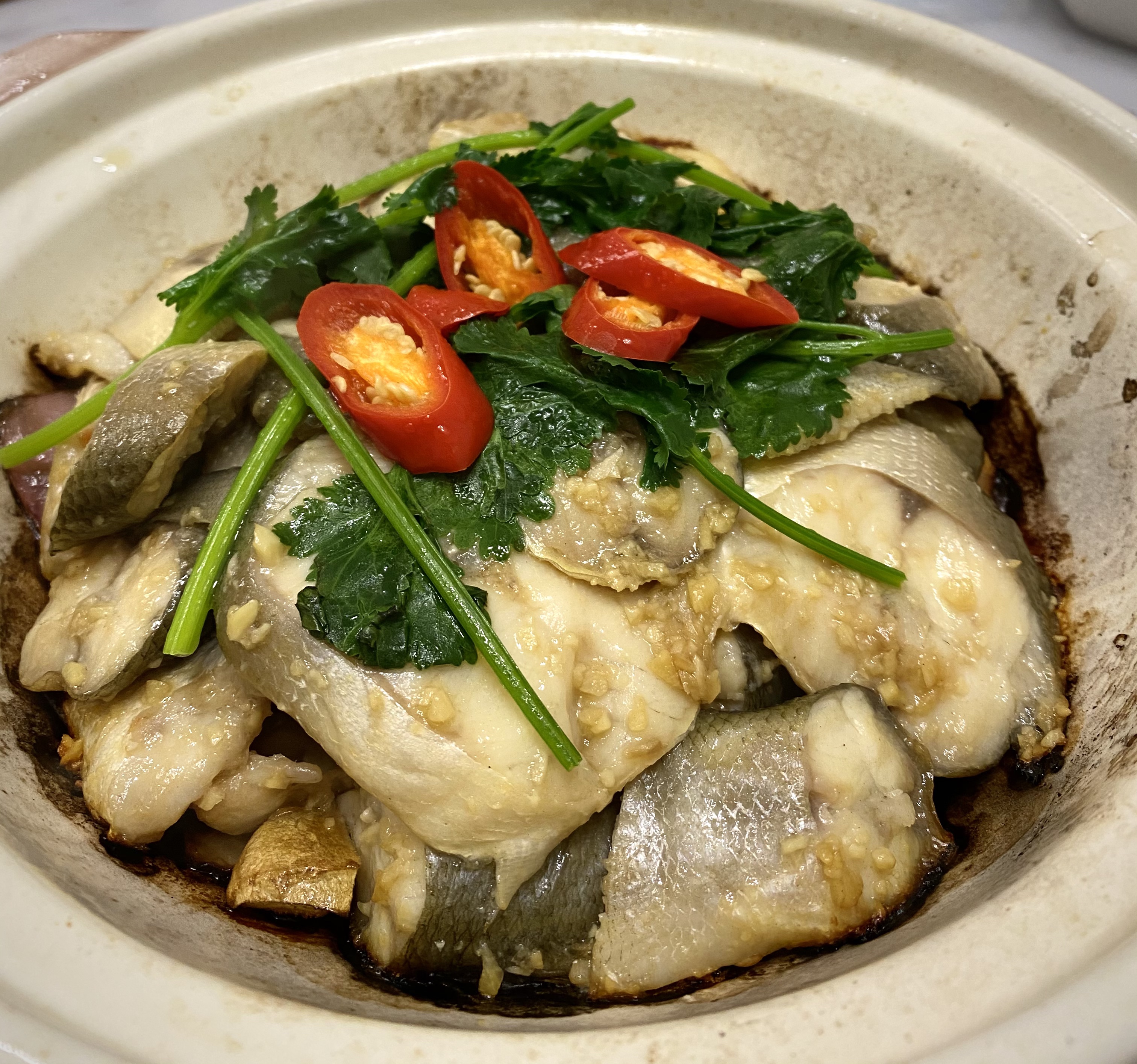 蒜蓉砂锅焗午鱼的做法