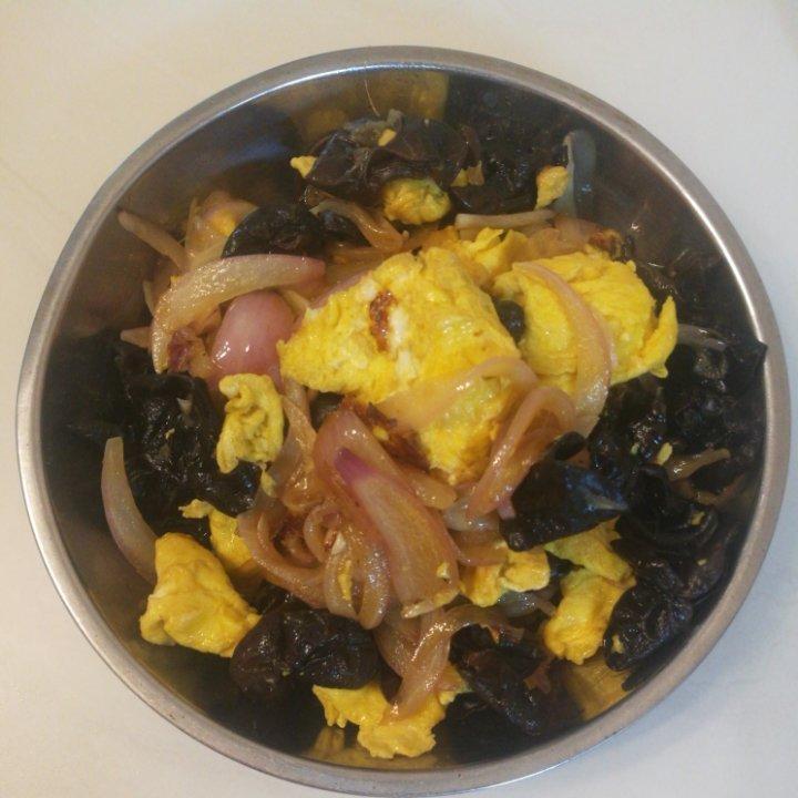 洋葱木耳鸡蛋炒肉