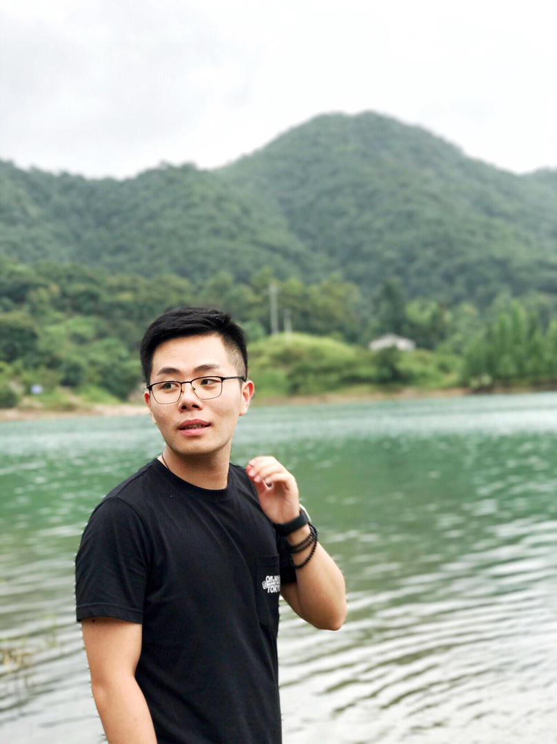刚在厨房