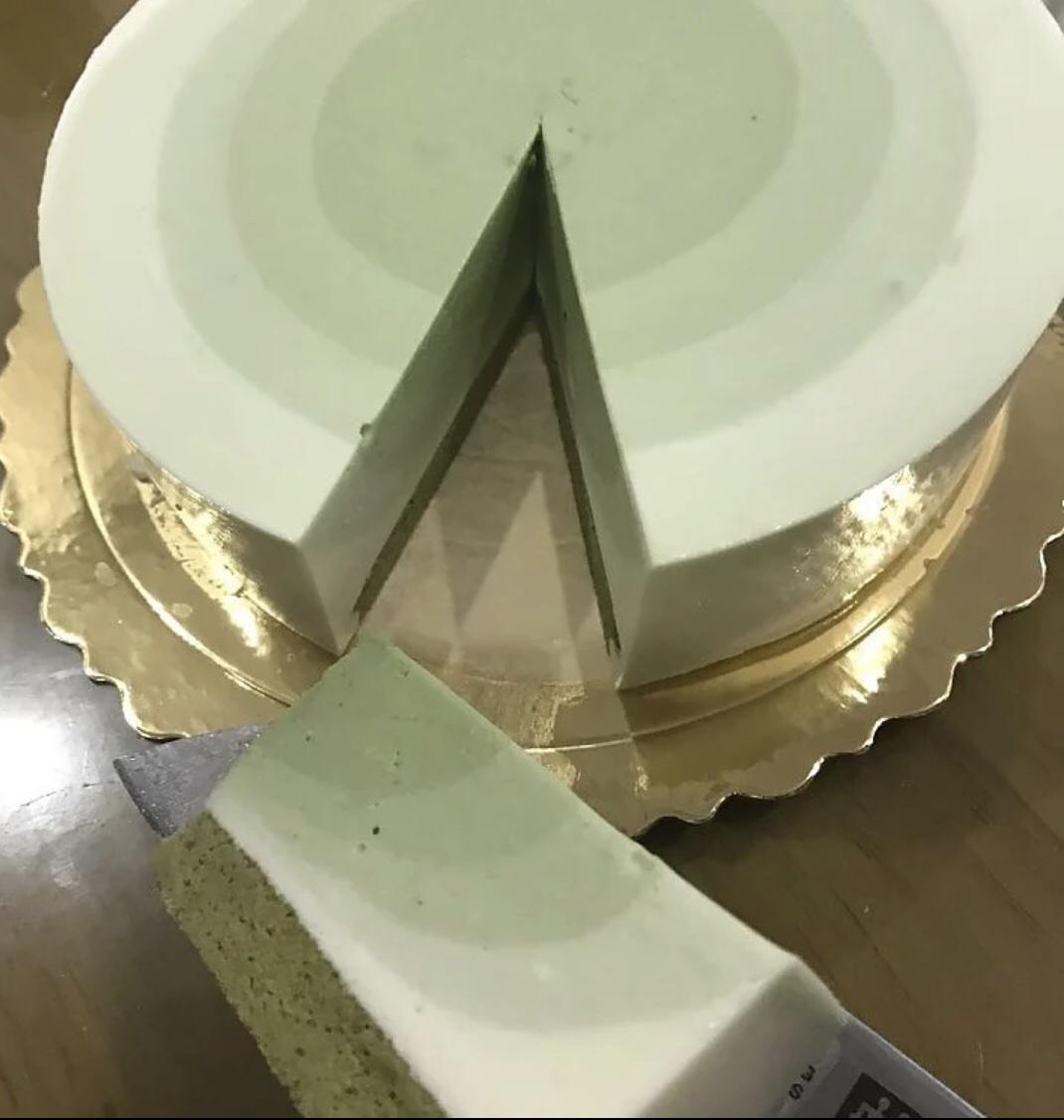 渐变抹茶慕斯蛋糕：我Amanda带着既美又作的抹茶甜点又来了！【曼食慢语】