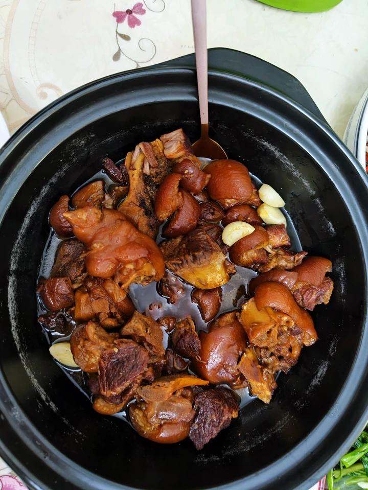 极简版酱焖猪蹄30分钟