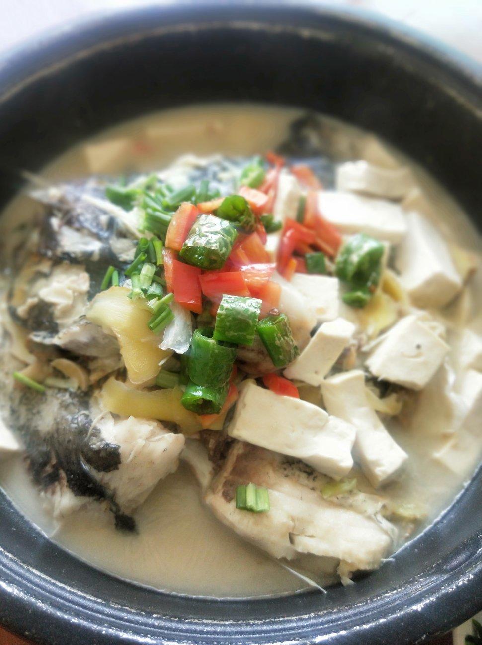 厨秀秀做的鱼头豆腐汤