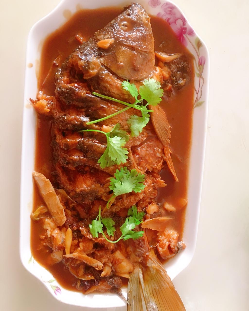 苗苗小厨房做的红烧鲤鱼