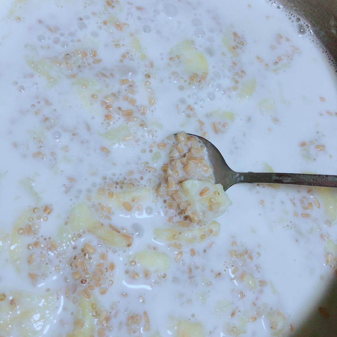 香蕉牛奶燕麦粥