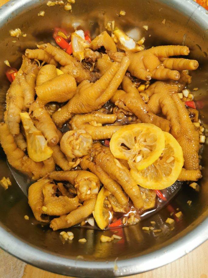 闰土与猹0905做的香辣蒜香凉拌爽脆鸡脚