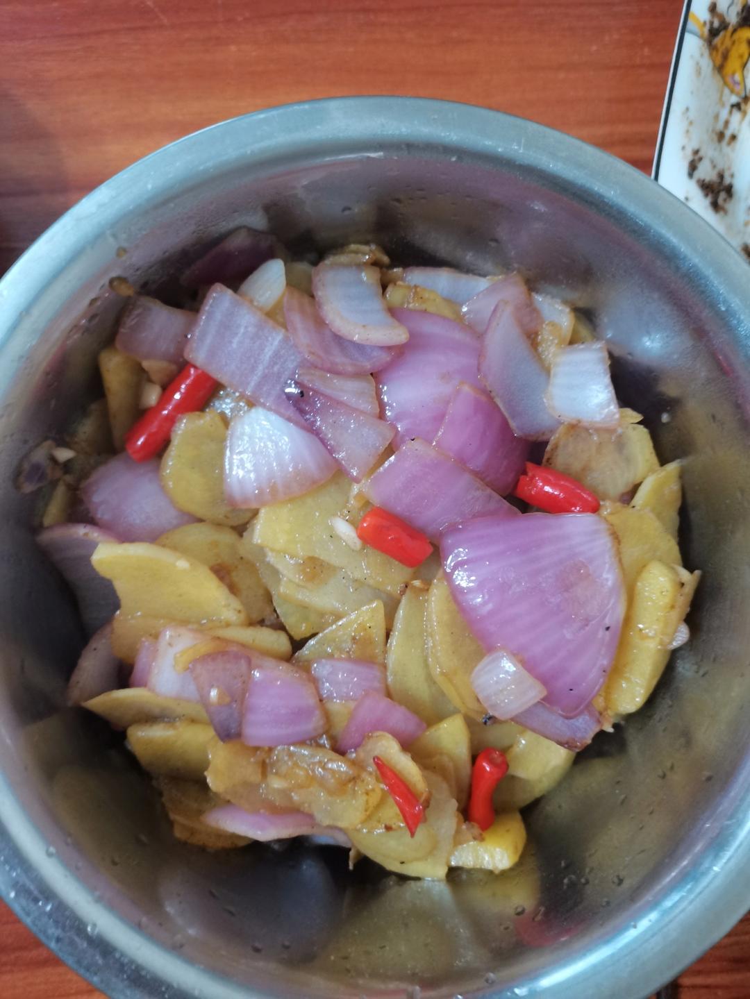 香喷喷的洋葱土豆片