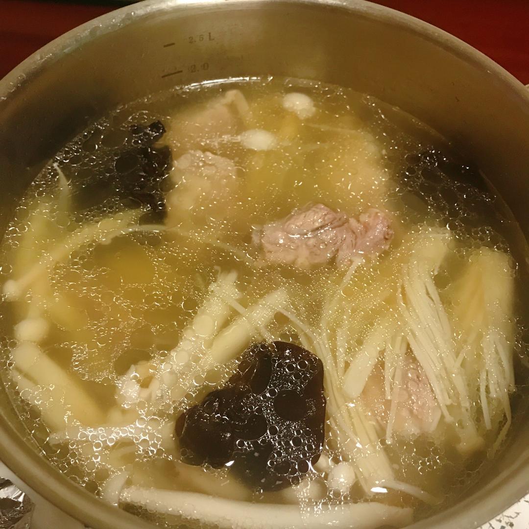 枸杞山药排骨汤
