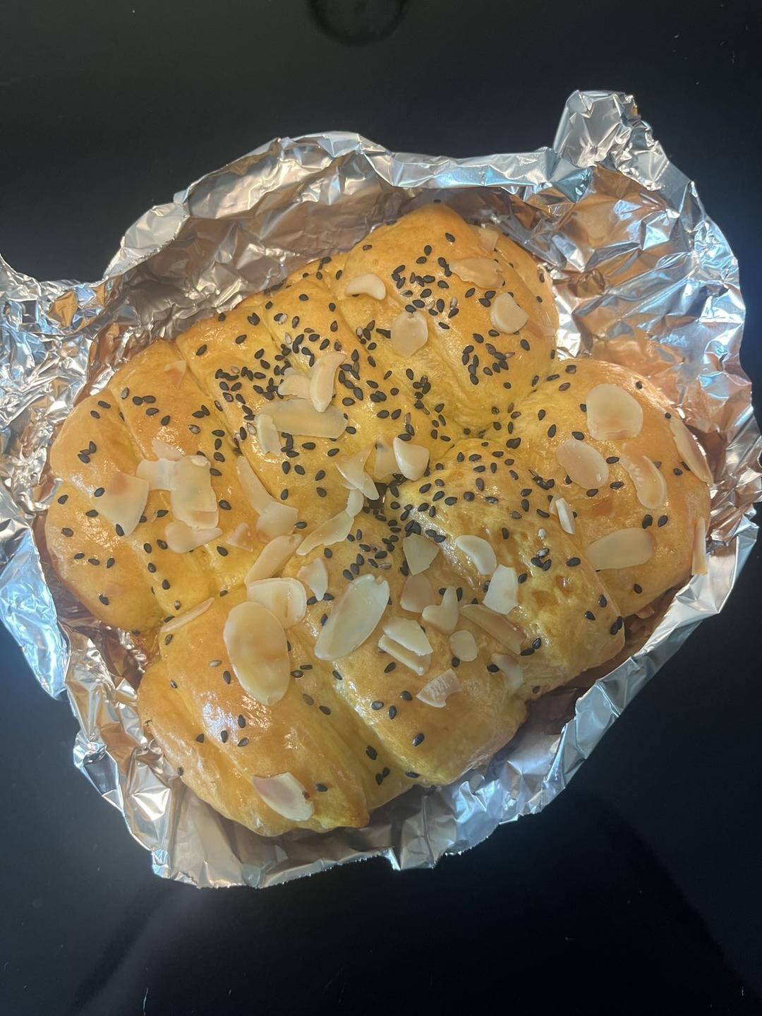 超级简单的豆沙排包｜面包