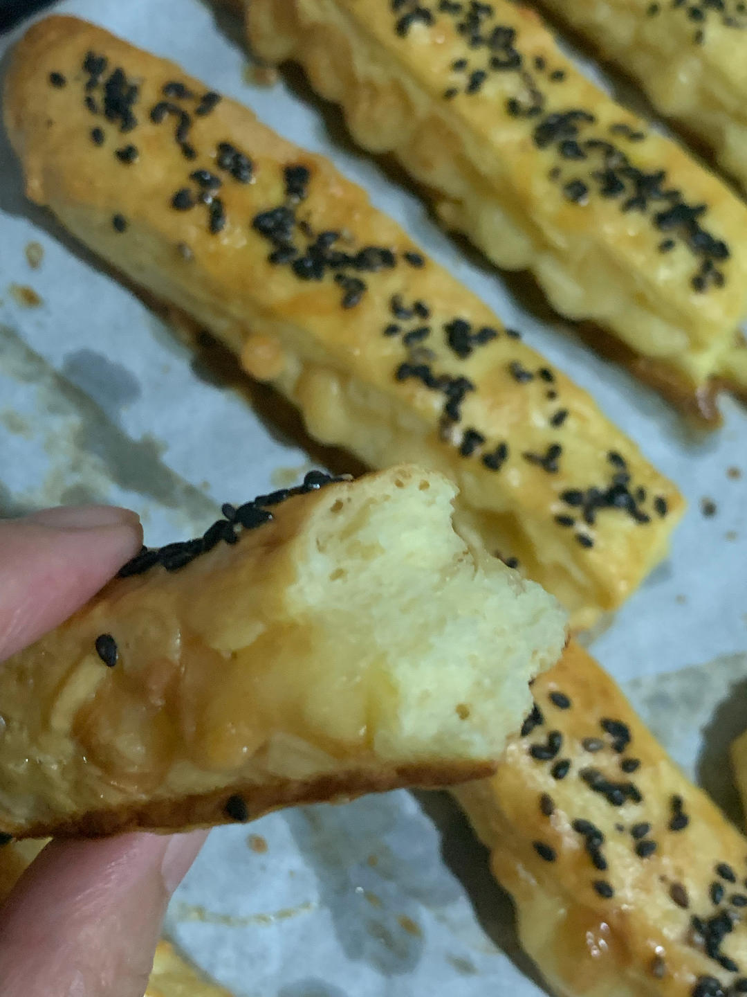 宝宝食谱：大孔奶酪面包