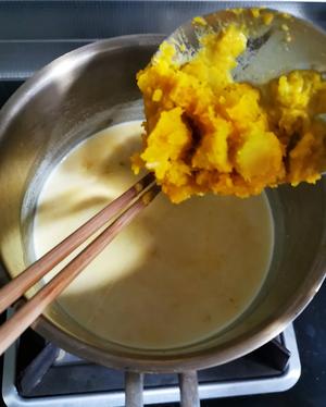 家庭版低卡南瓜奶油浓汤的做法 步骤3