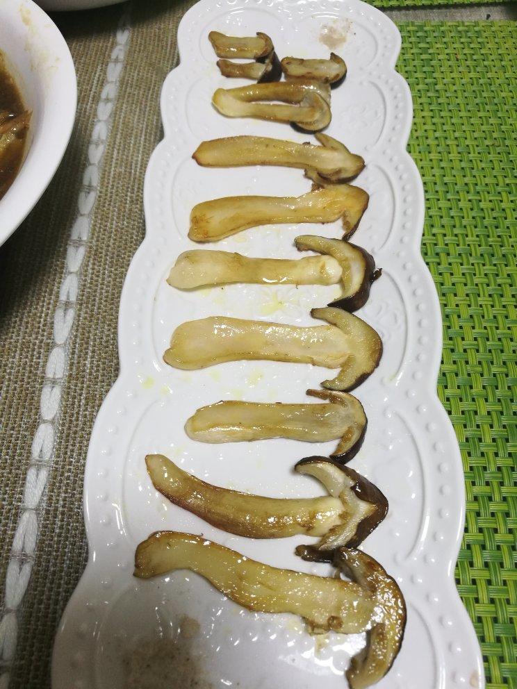 黄油煎松茸