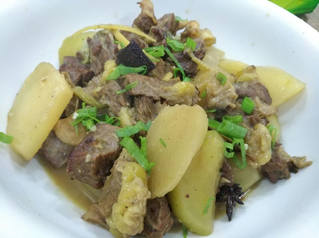 牛肉炖萝卜
