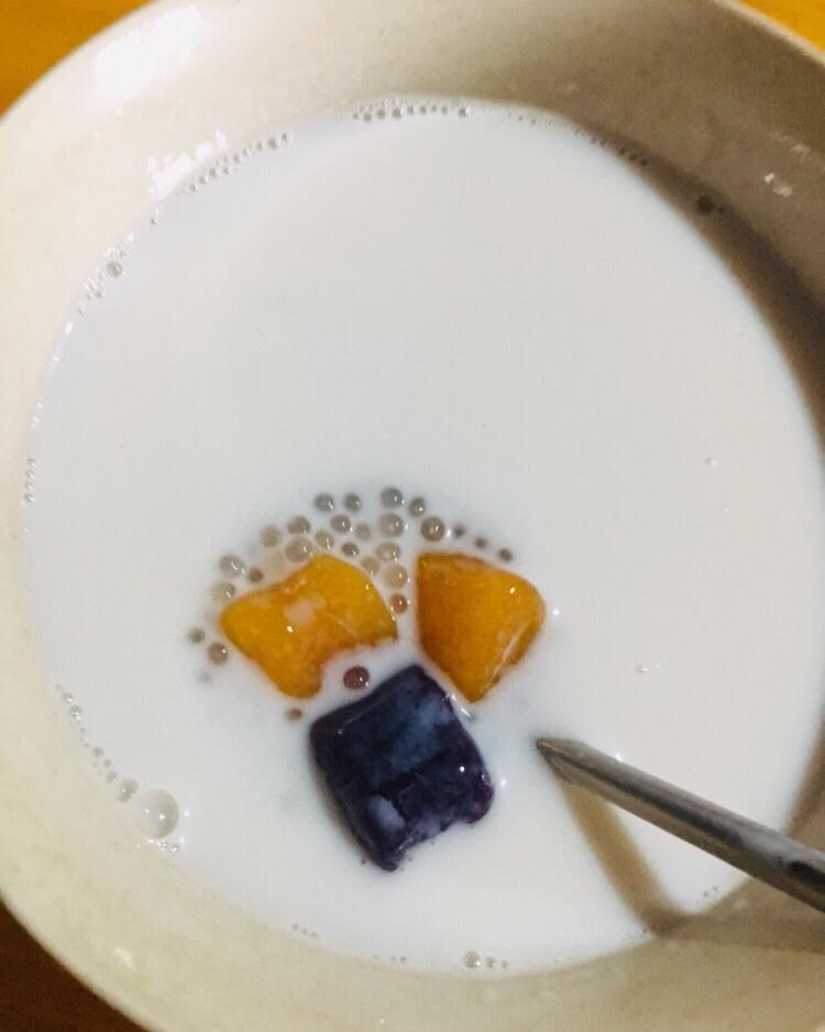 芋圆芒果椰汁西米露