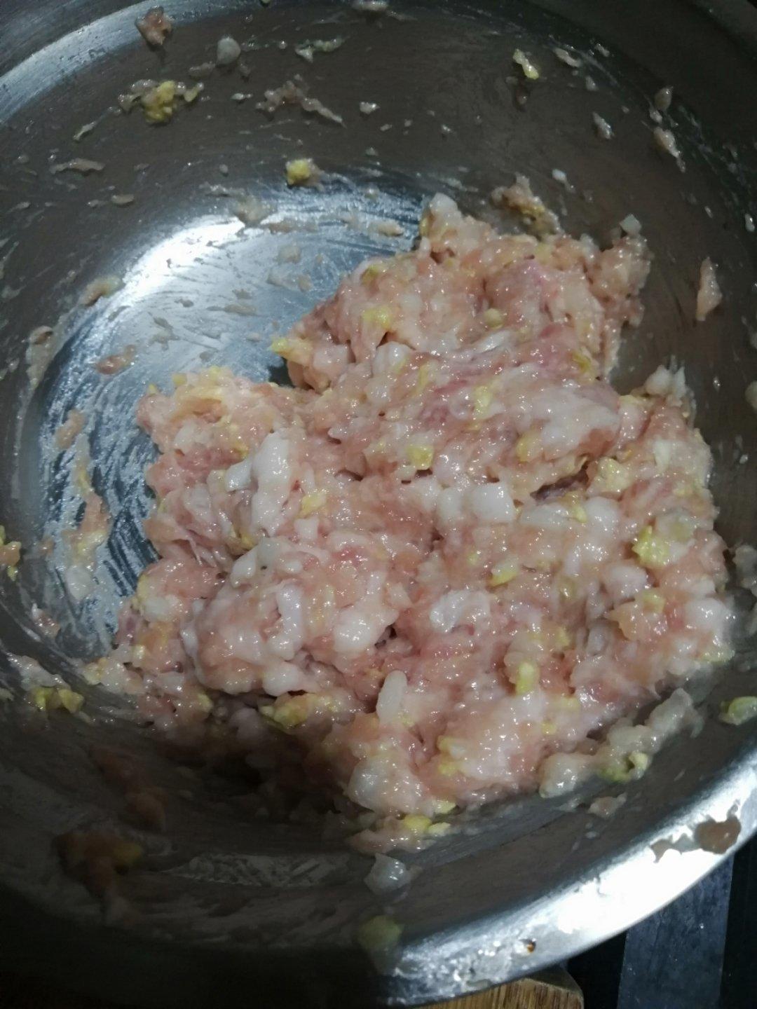 论肉馅的拌制方法