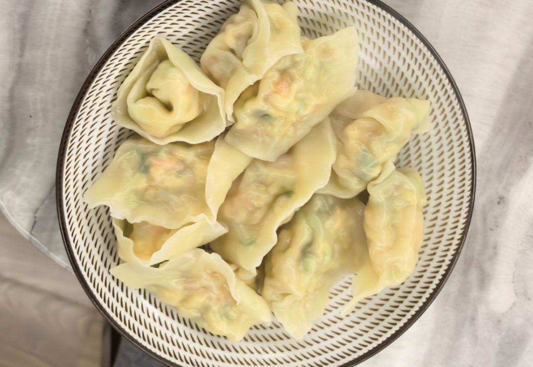 西葫芦鸡蛋虾仁三鲜饺子