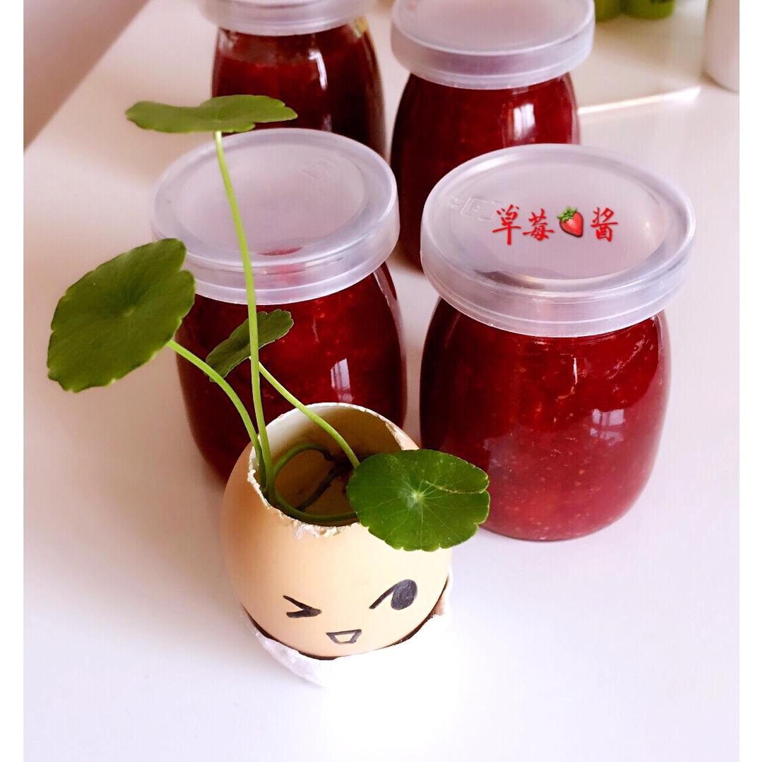 家有吃货大宝贝儿做的草莓果酱