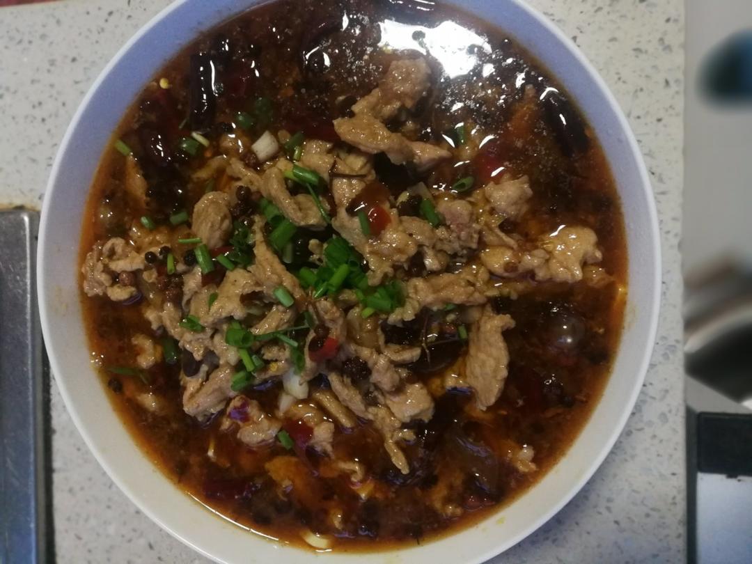 厨师长教你：“水煮肉片”的正宗做法，这味道真的很四川