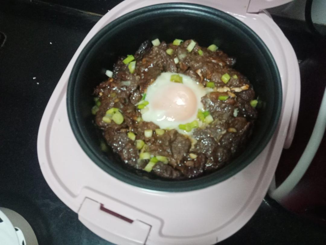 【电饭煲窝蛋牛肉饭】