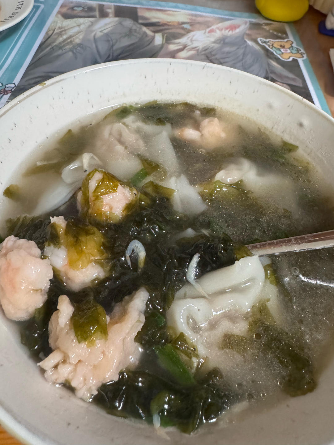 一整只大虾的鲜虾猪肉馄饨