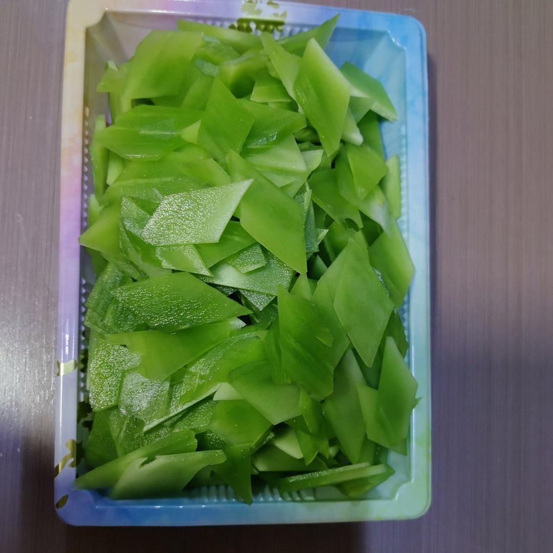 原来饭店的莴笋是这样切的，难怪切得又快又好看，长见识了