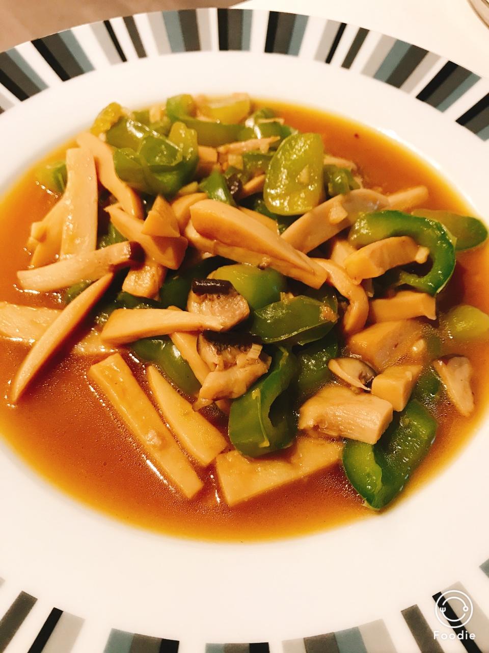 青椒素炒杏鲍菇