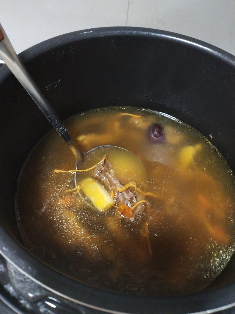 虫草花炖鸭汤