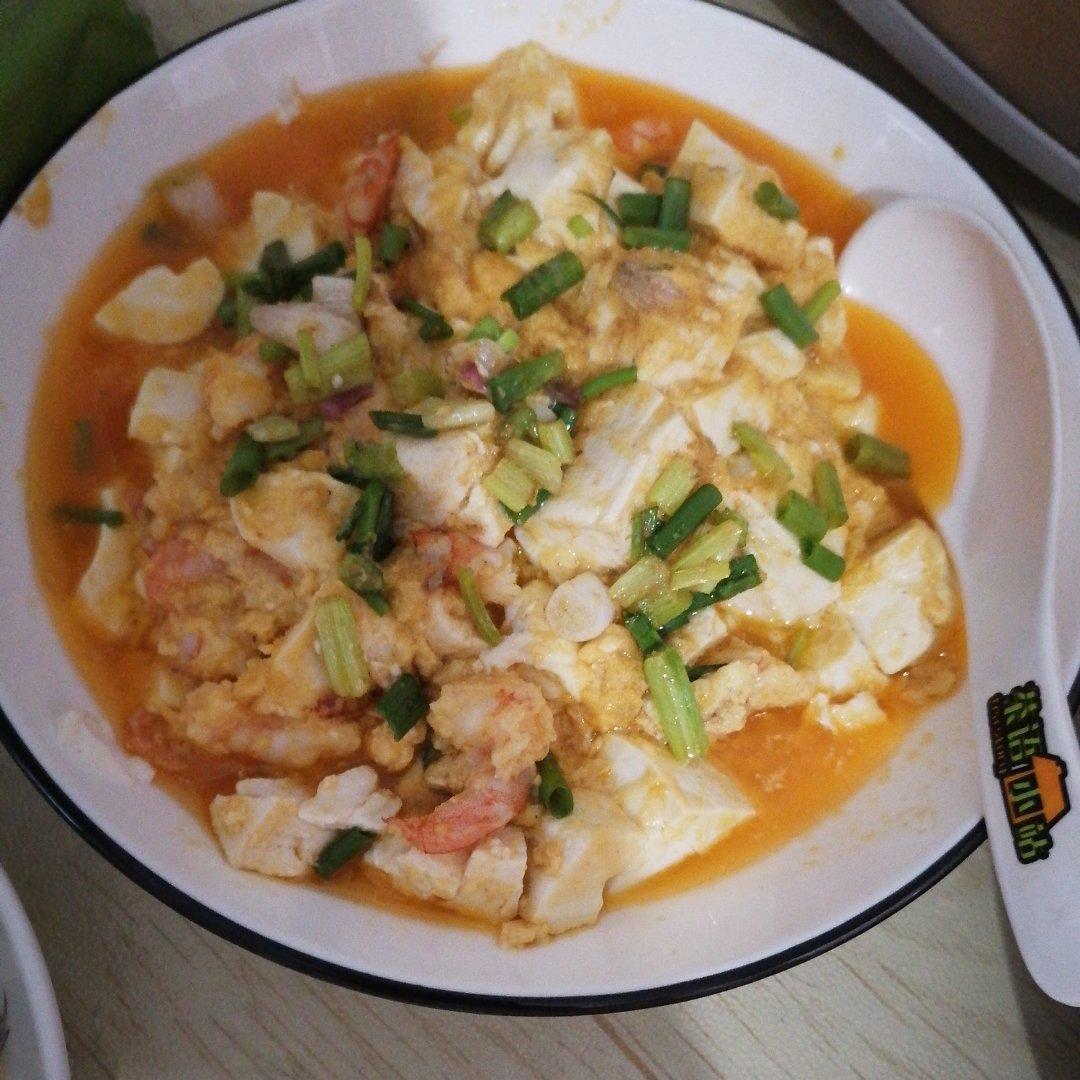 下饭神器咸蛋黄豆腐煲，汤汁鲜香浓郁！