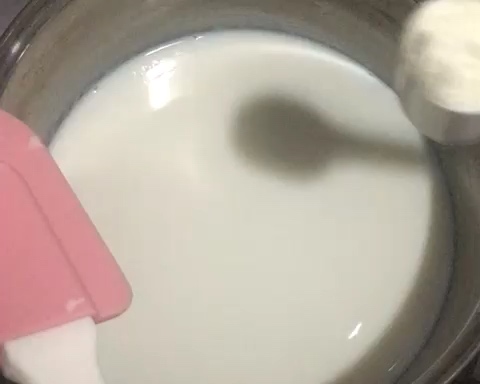 面包机做浓稠酸奶的做法 步骤3