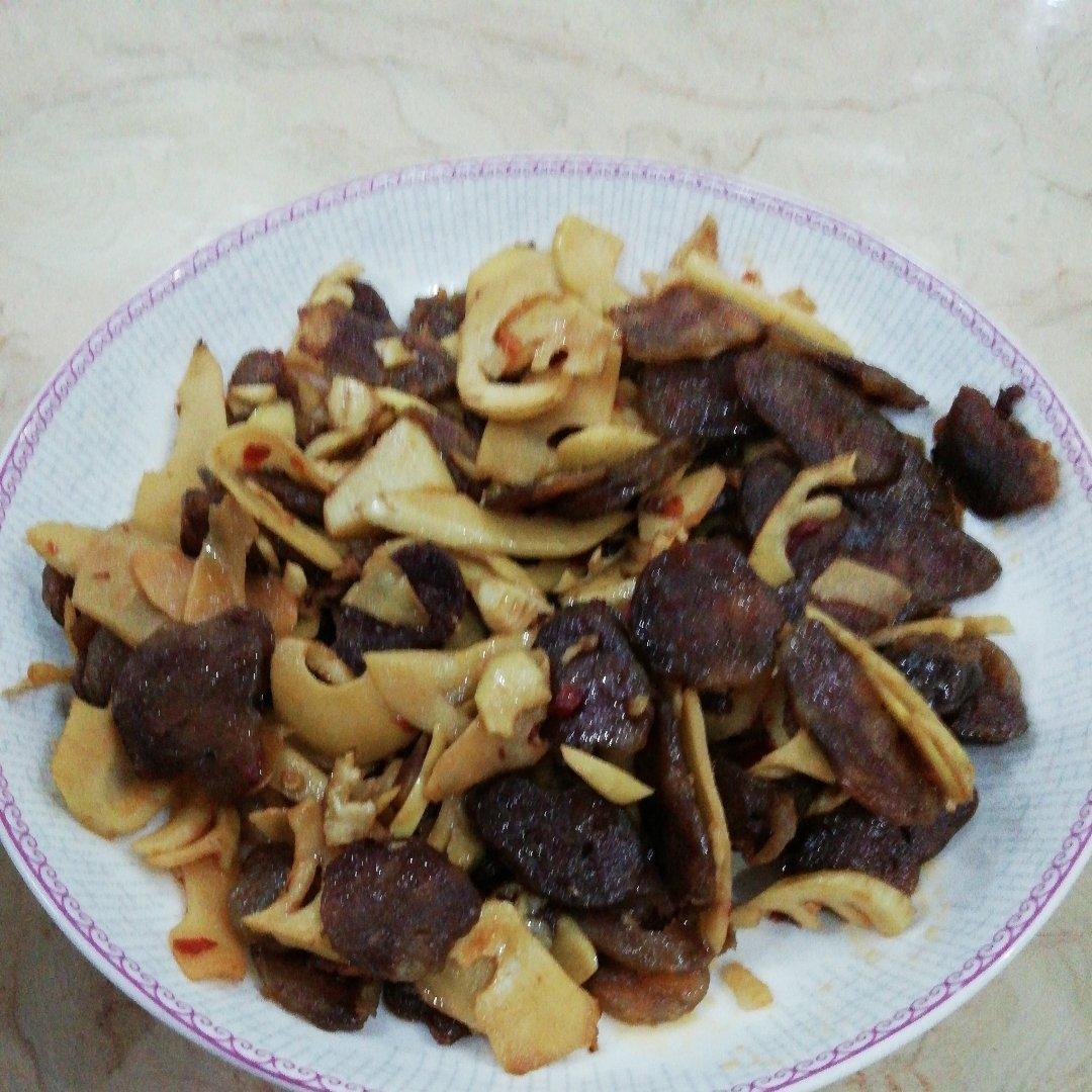 春笋炒香肠
