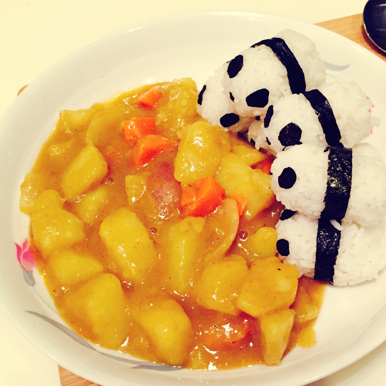 咖喱风熊猫吃翔