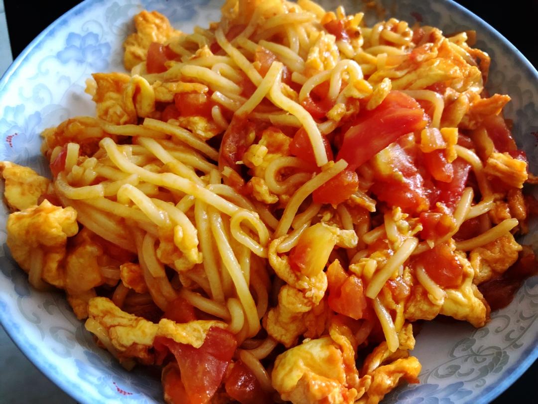西红柿蛋炒面