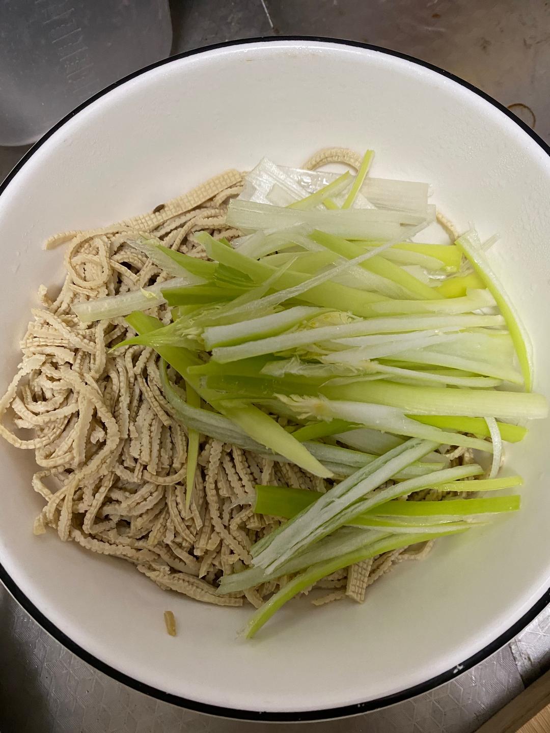 凉拌豆腐丝