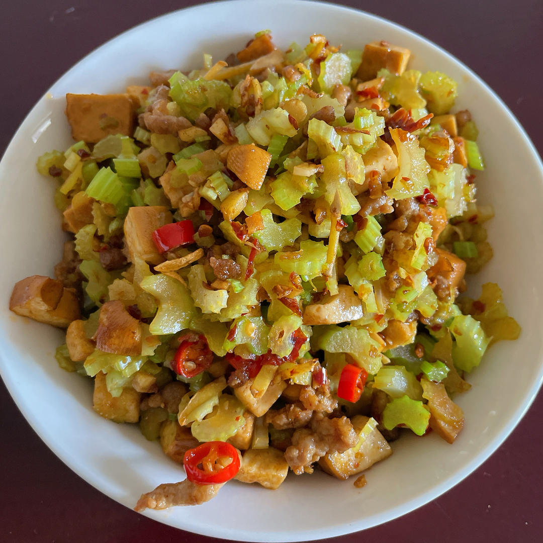 芹菜炒肉末