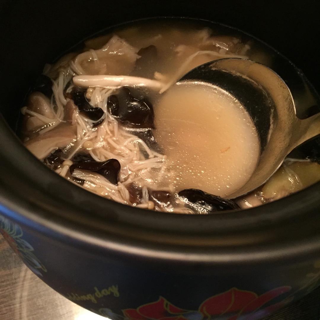 冬日暖汤——菌菇汤