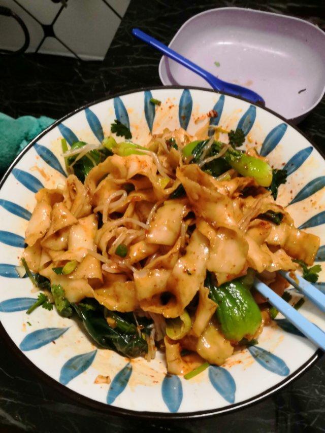 陕西正宗油泼面，简单快手，好吃到灵魂出窍