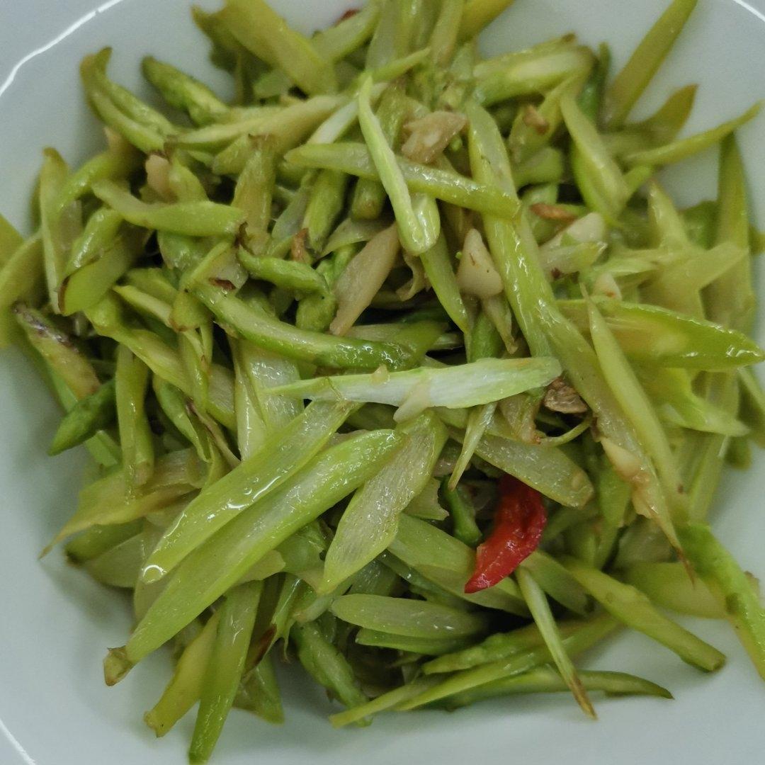 清炒芦笋（超级嫩！！！）