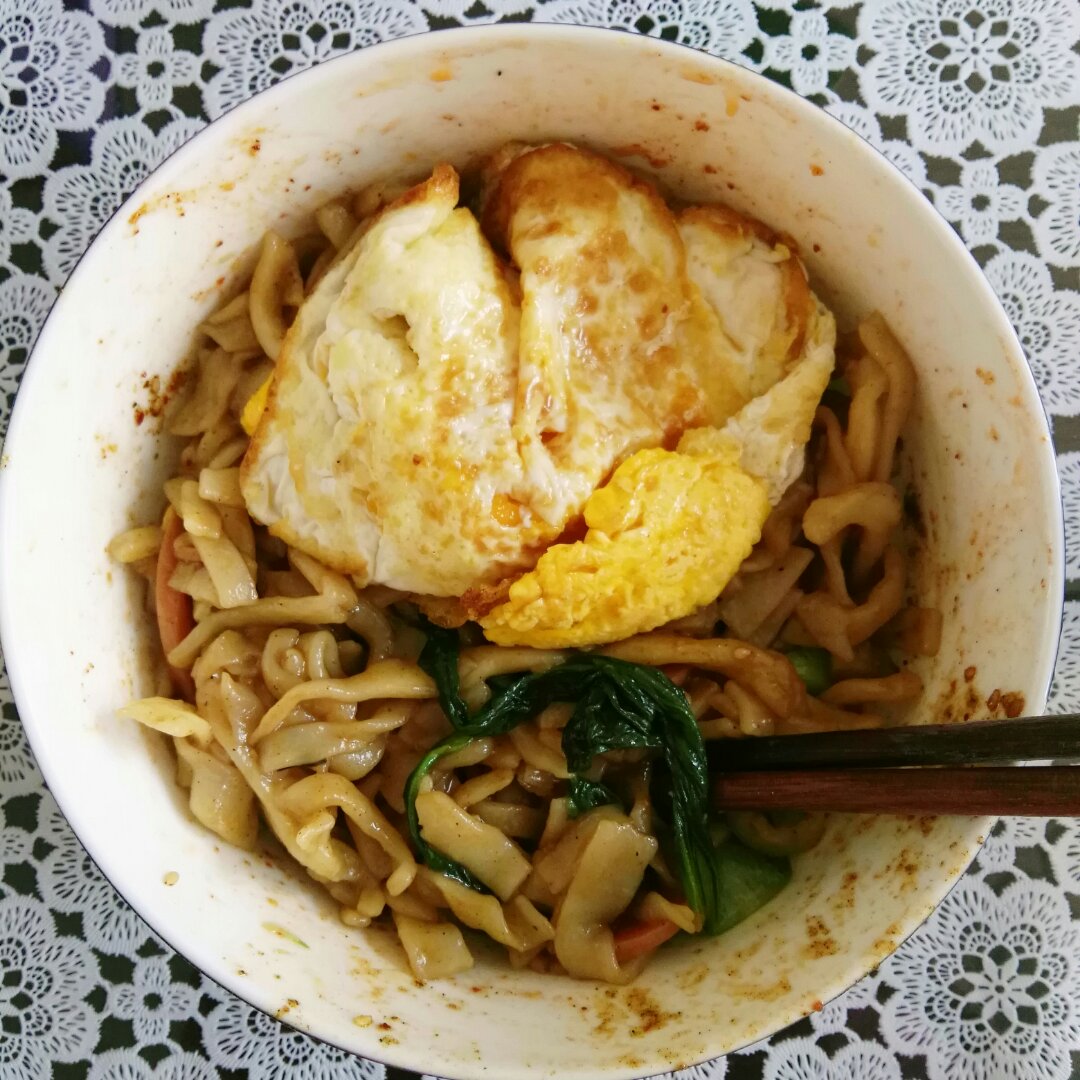 秘制酱汁炒面