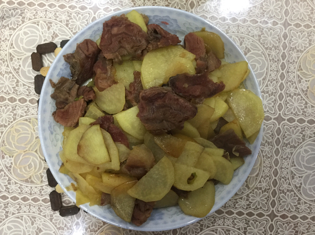 胡萝卜土豆烧牛腩