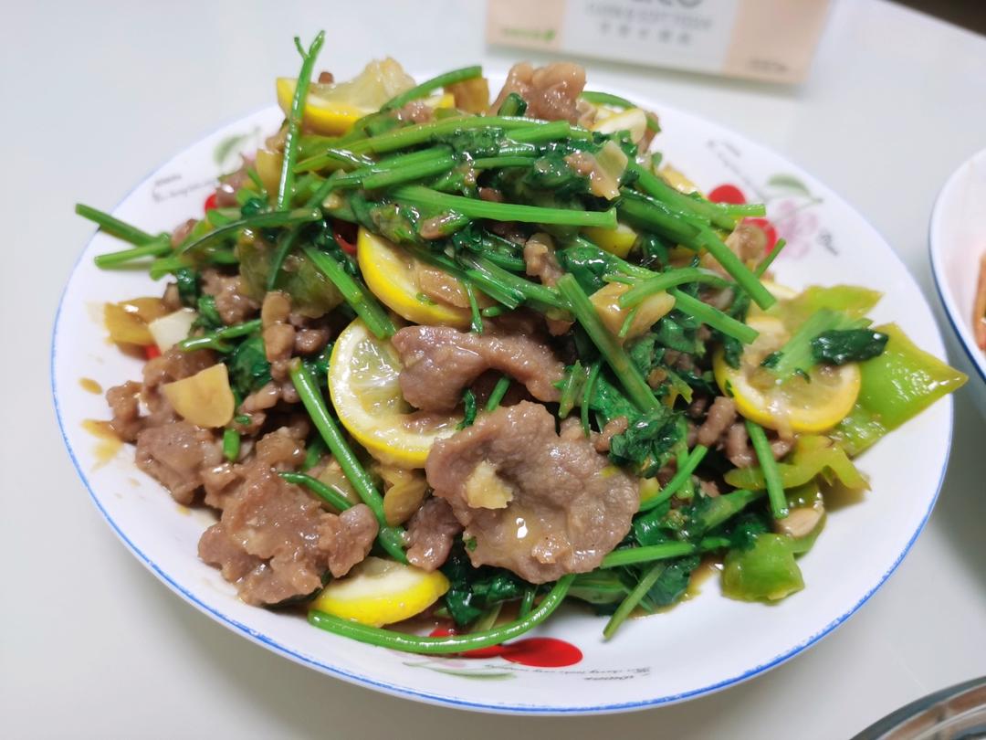 小炒黄牛肉，肉嫩味香！太好吃了简直是米饭杀手！