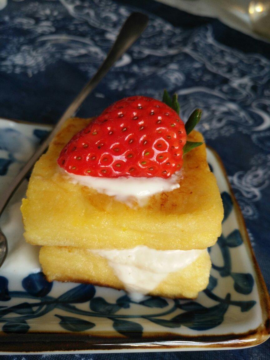 草莓法式吐司