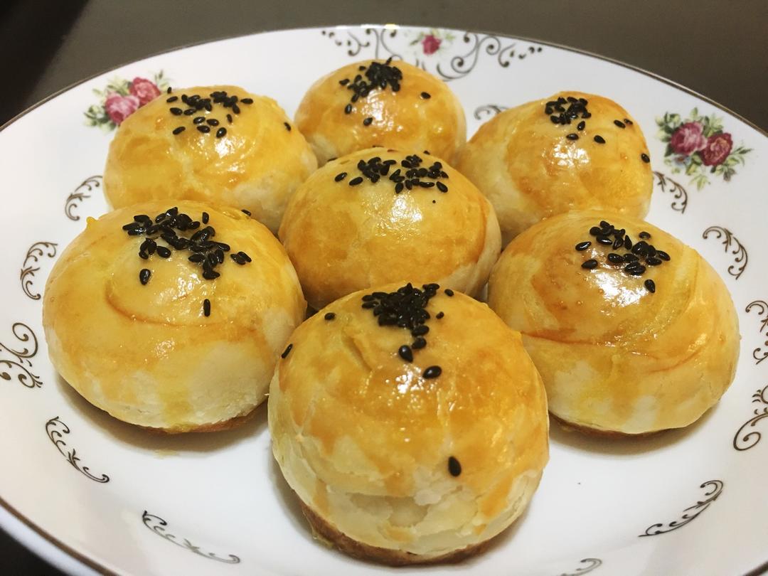 梅菜鲜肉蛋黄酥月饼