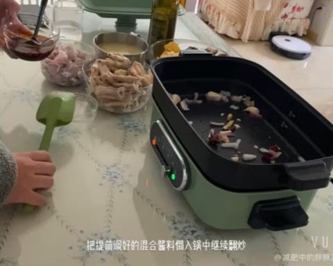 牛蛙鸡爪煲的做法 步骤3