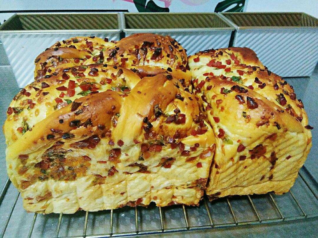 香葱肉松手撕吐司