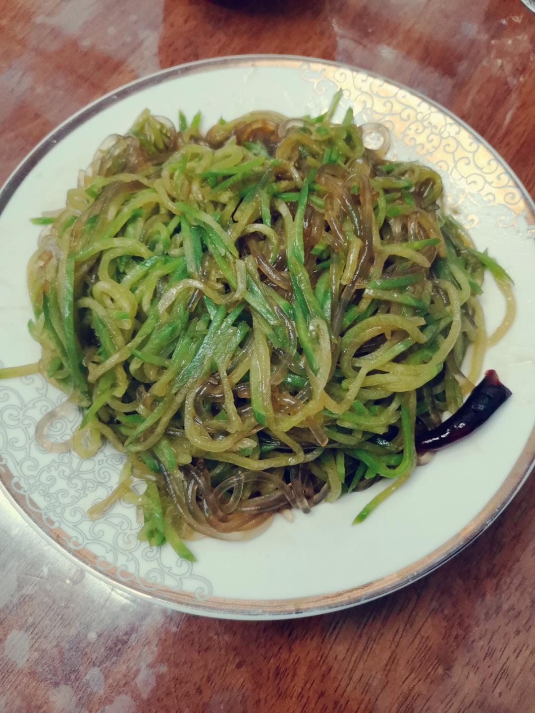 秋冬季的美味家常菜！萝卜丝炒粉