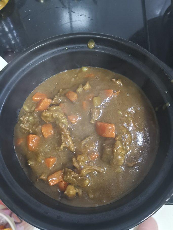 咖喱土豆炖牛腩