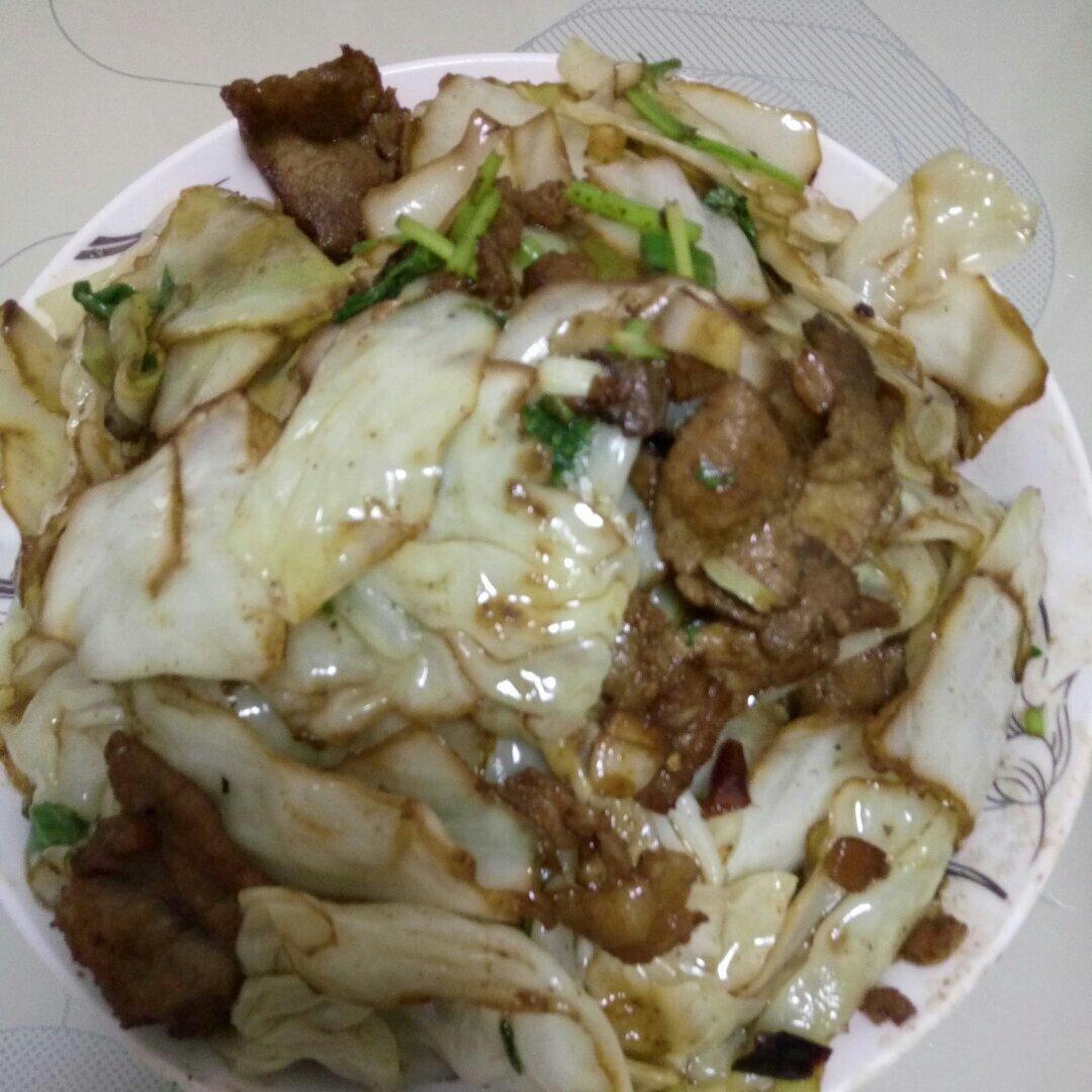 五花肉炒手撕包菜