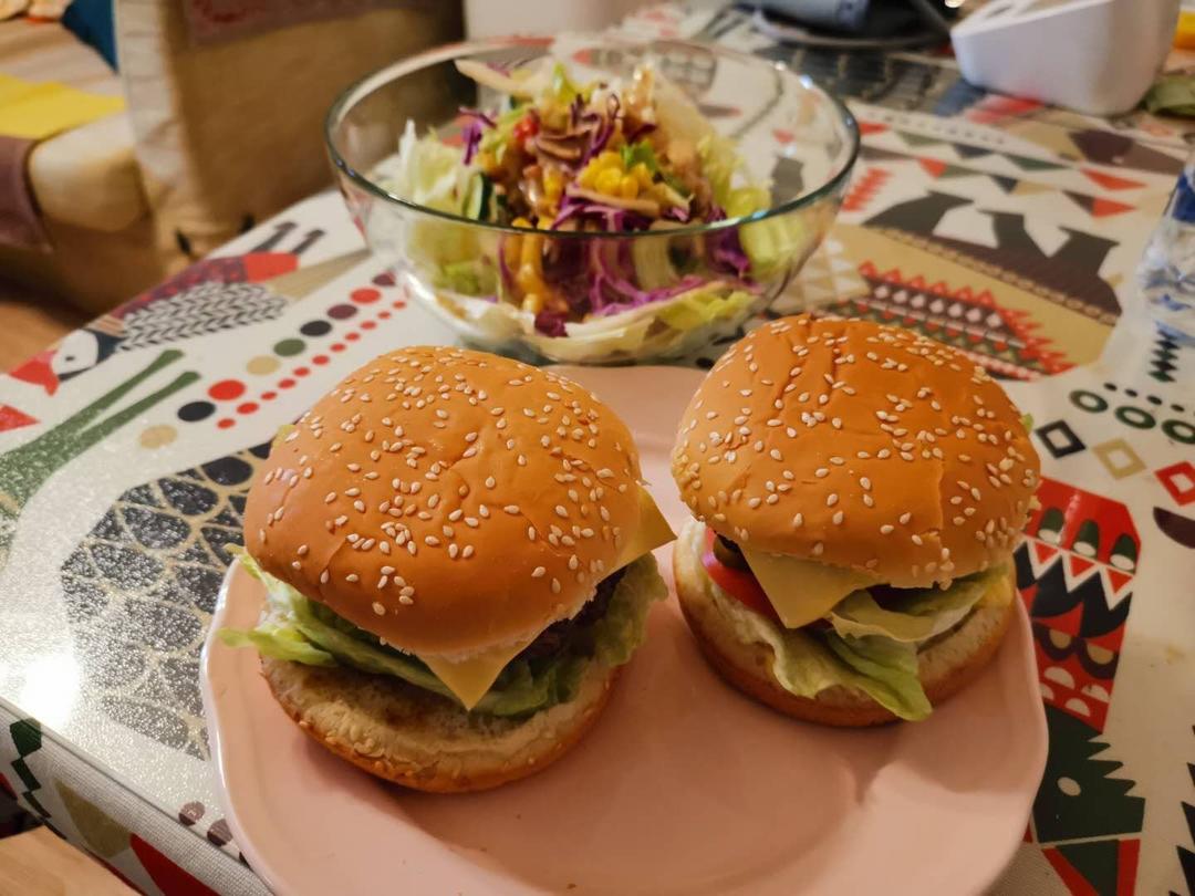 常备餐之好吃多汁的汉堡牛肉饼